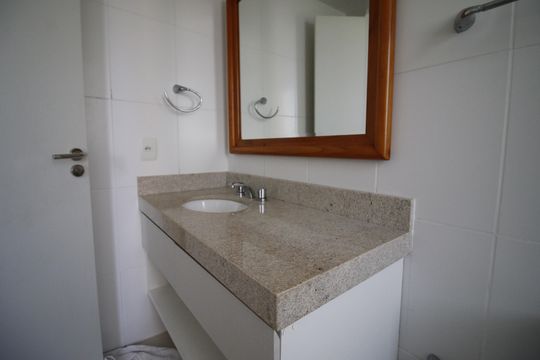 Banheiro da Suíte 1 de apartamento para alugar com 4 quartos, 143m² em Jacarepaguá, Rio de Janeiro
