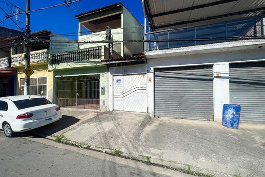 Fachada de casa para alugar com 1 quarto, 43m² em Jardim do Engenho, Cotia