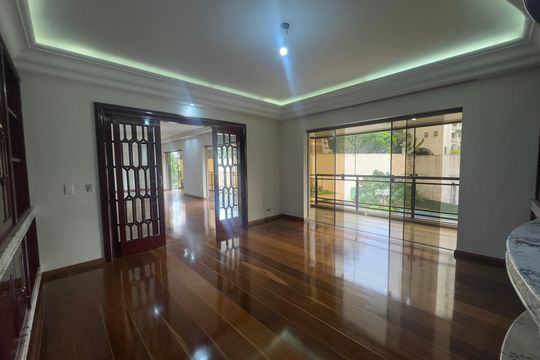Apartamento para alugar com 5 quartos, 424m² em Real Parque, São Paulo