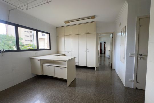 Área de Serviço de apartamento para alugar com 5 quartos, 424m² em Real Parque, São Paulo