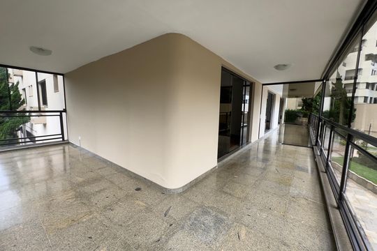 Varanda de apartamento para alugar com 5 quartos, 424m² em Real Parque, São Paulo