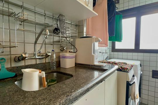 Cozinha de apartamento para alugar com 1 quarto, 56m² em Pinheiros, São Paulo