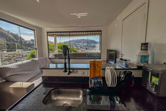 Cozinha de casa para alugar com 2 quartos, 90m² em Laranjeiras, Rio de Janeiro