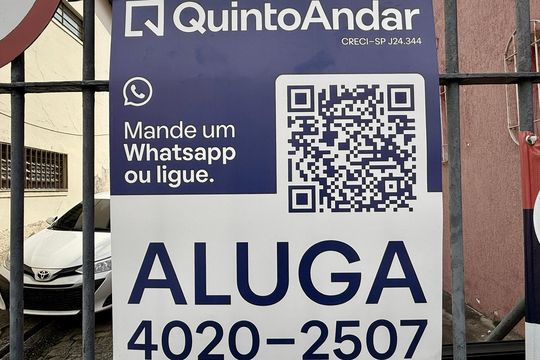 Placa de casa de condomínio para alugar com 2 quartos, 100m² em Campo Belo, São Paulo