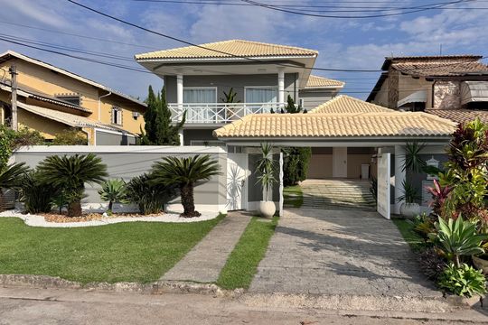 Fachada de casa de condomínio para alugar com 6 quartos, 387m² em Recreio dos Bandeirantes, Rio de Janeiro