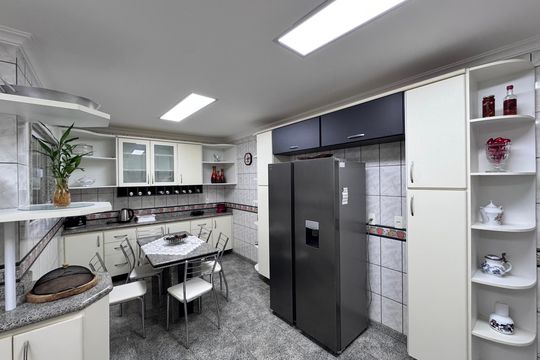 Cozinha de casa de condomínio para alugar com 6 quartos, 387m² em Recreio dos Bandeirantes, Rio de Janeiro