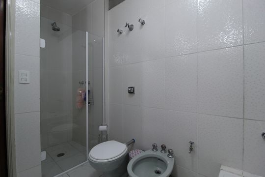 Banheiro da Suíte de apartamento para alugar com 3 quartos, 190m² em Jardim Paulista, São Paulo