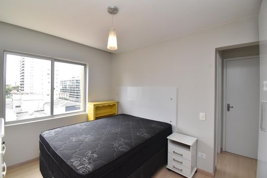 Suíte de apartamento para alugar com 1 quarto, 35m² em Batel, Curitiba