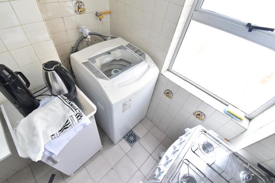 Cozinha de apartamento para alugar com 1 quarto, 35m² em Batel, Curitiba