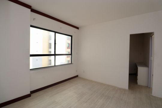 Sala de apartamento para alugar com 1 quarto, 51m² em Parque Bela Vista, Salvador