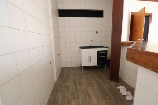 Cozinha de apartamento para alugar com 1 quarto, 51m² em Parque Bela Vista, Salvador