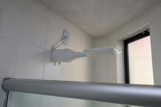 Banheiro de apartamento para alugar com 1 quarto, 51m² em Parque Bela Vista, Salvador