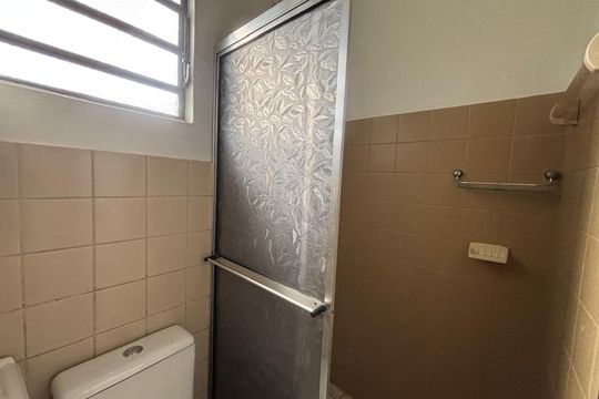 Banheiro social de apartamento à venda com 2 quartos, 45m² em Rondônia, Novo Hamburgo