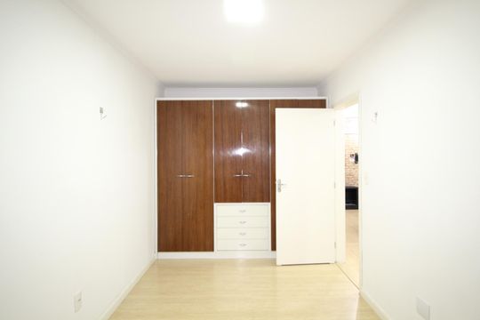 Quarto 2 de apartamento para alugar com 2 quartos, 80m² em Petrópolis, Porto Alegre