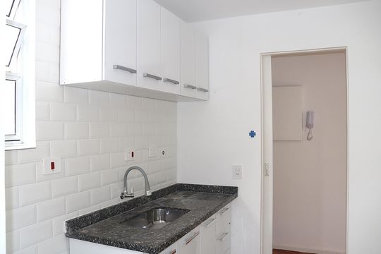 Cozinha de apartamento para alugar com 2 quartos, 62m² em Bela Vista, São Paulo
