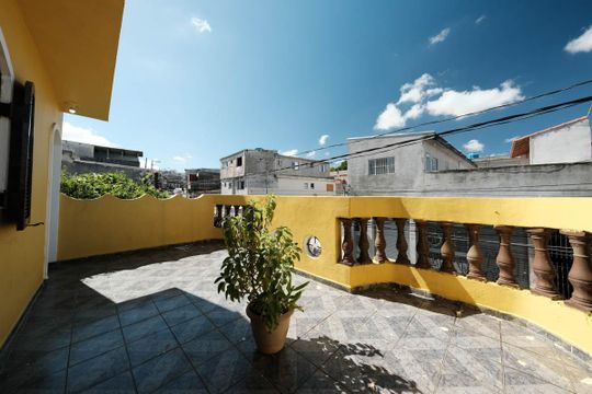 Varanda da Suíte de casa para alugar com 4 quartos, 230m² em Vila Nhocune, São Paulo
