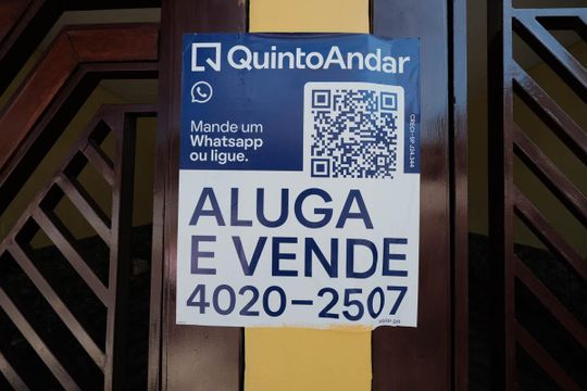 Placa de casa para alugar com 4 quartos, 230m² em Vila Nhocune, São Paulo