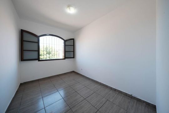 Quarto 2 de casa à venda com 4 quartos, 230m² em Vila Nhocune, São Paulo