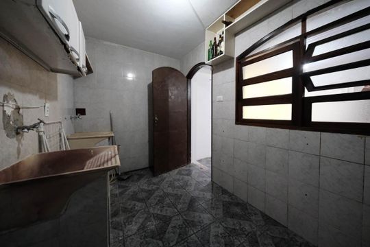 Área de Serviço de casa para alugar com 4 quartos, 230m² em Vila Nhocune, São Paulo