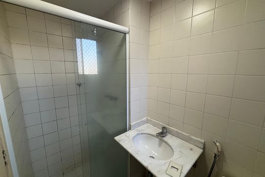 Banheiro social de apartamento à venda com 2 quartos, 51m² em Cidade Patriarca, São Paulo