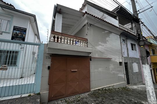 Fachada  de casa para alugar com 5 quartos, 200m² em Jardim São Paulo(zona Norte), São Paulo