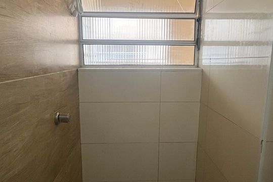 Banheiro Social de apartamento à venda com 1 quarto, 38m² em Centro, Campinas