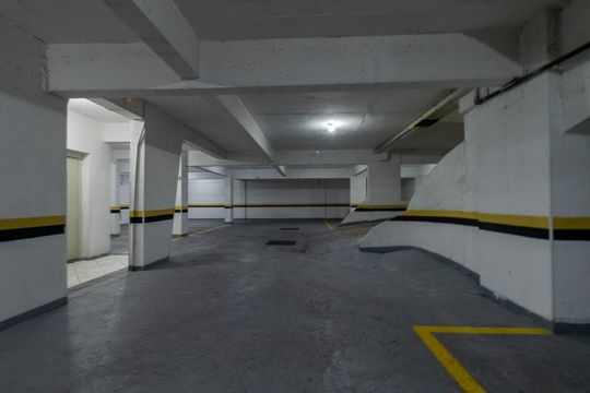 Garagem de apartamento à venda com 3 quartos, 93m² em Água Verde, Curitiba