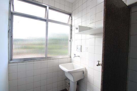 Área de serviço de apartamento para alugar com 2 quartos, 54m² em Pechincha, Rio de Janeiro
