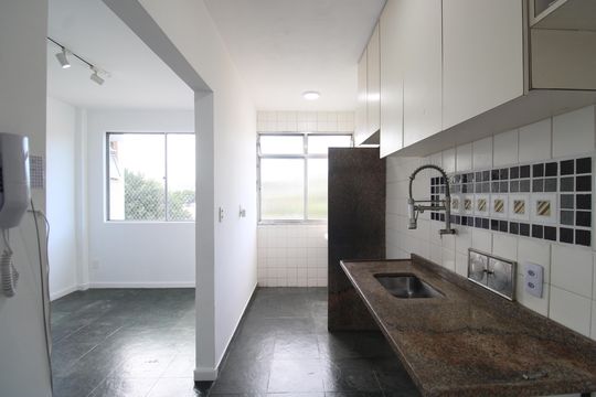 Cozinha de apartamento para alugar com 2 quartos, 54m² em Pechincha, Rio de Janeiro