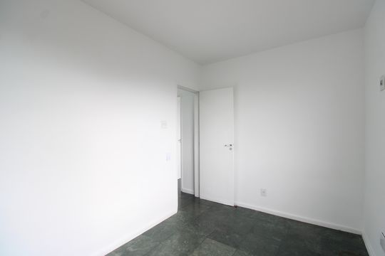 Quarto 2 de apartamento para alugar com 2 quartos, 54m² em Pechincha, Rio de Janeiro