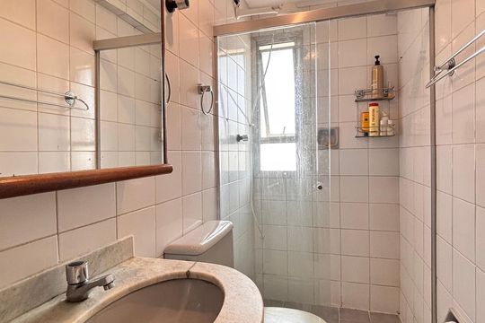 Banheiro da Suíte de apartamento para alugar com 2 quartos, 60m² em Planalto Paulista, São Paulo