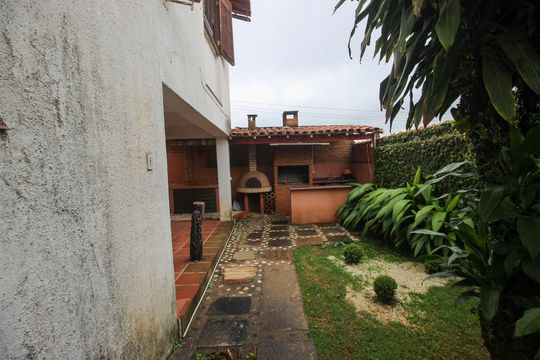 Área externa de casa para alugar com 3 quartos, 360m² em Jardim Santa Rosália, Sorocaba