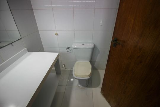 Banheiro Suíte de casa para alugar com 3 quartos, 360m² em Jardim Santa Rosália, Sorocaba
