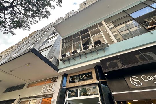 Fachada de apartamento para alugar com 1 quarto, 41m² em Copacabana, Rio de Janeiro