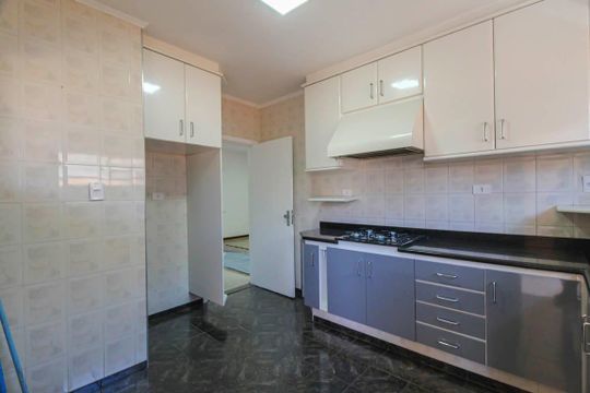 Cozinha de casa à venda com 3 quartos, 200m² em Jardim Avelino, São Paulo