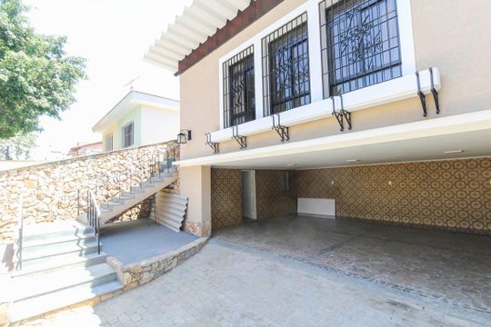 Garagem de casa à venda com 3 quartos, 200m² em Jardim Avelino, São Paulo