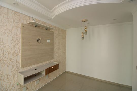 Sala de apartamento à venda com 2 quartos, 47m² em Jardim Santa Teresinha, São Paulo