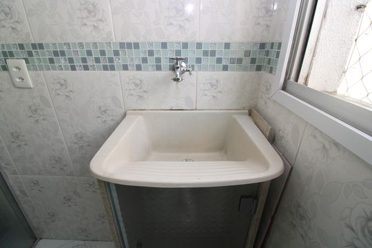 Área de Serviço de apartamento à venda com 2 quartos, 47m² em Jardim Santa Teresinha, São Paulo