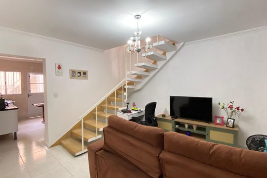 Casa à venda com 4 quartos, 125m² em Km 18, Osasco