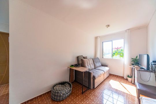 Sala de apartamento à venda com 2 quartos, 42m² em Cidade São Jorge, Santo André