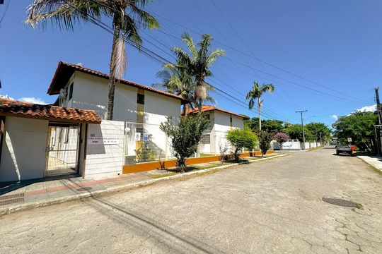 Vista da Rua de apartamento para alugar com 3 quartos, 69m² em Canasvieiras, Florianópolis