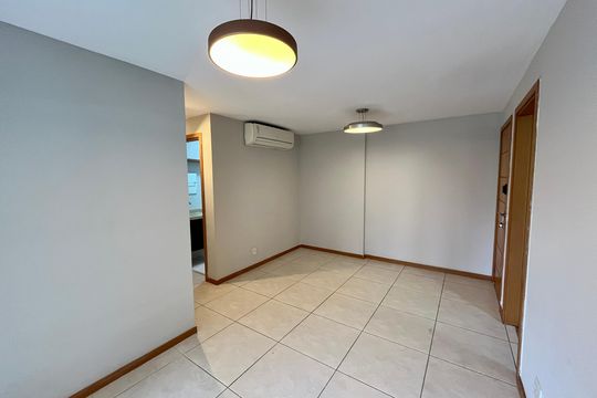 Sala de apartamento para alugar com 3 quartos, 90m² em Jacarepaguá, Rio de Janeiro