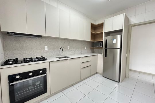 Cozinha de apartamento para alugar com 3 quartos, 119m² em Córrego Grande, Florianópolis
