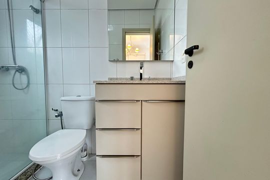 Banheiro suíte  de apartamento para alugar com 3 quartos, 119m² em Córrego Grande, Florianópolis