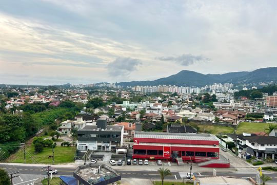Vista de apartamento para alugar com 3 quartos, 119m² em Córrego Grande, Florianópolis