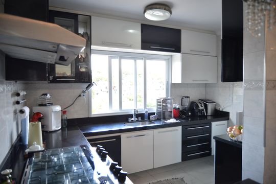 Cozinha de casa à venda com 3 quartos, 390m² em Parque João Ramalho, Santo André
