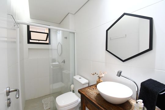 Banheiro de apartamento para alugar com 3 quartos, 100m² em Alto da Rua Xv, Curitiba