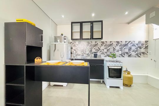 Sala/Cozinha de apartamento para alugar com 1 quarto, 45m² em Botafogo, Rio de Janeiro