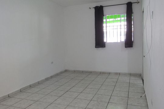 Quarto de casa para alugar com 1 quarto, 40m² em Pestana, Osasco