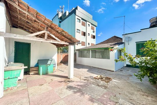 Área Externa de casa à venda com 2 quartos, 130m² em Fião, São Leopoldo
